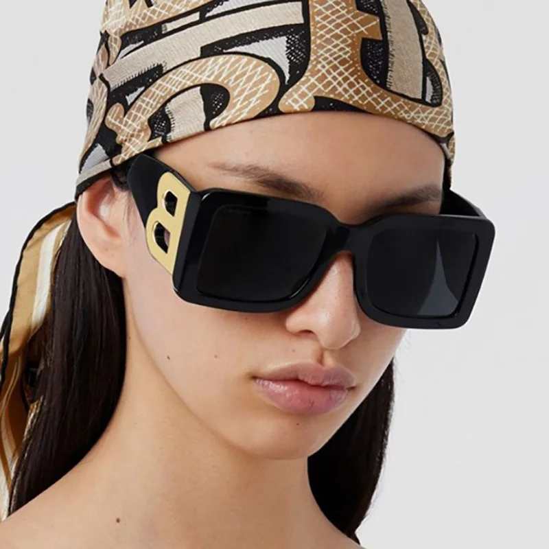 

Очки солнцезащитные женские в стиле ретро, классические роскошные брендовые дизайнерские квадратные солнечные очки с декоративными затемненными линзами, UV400, черные
