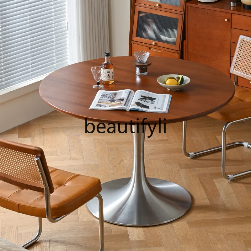 Скандинавский средневековый круглый обеденный стол и стулья из цельного дерева