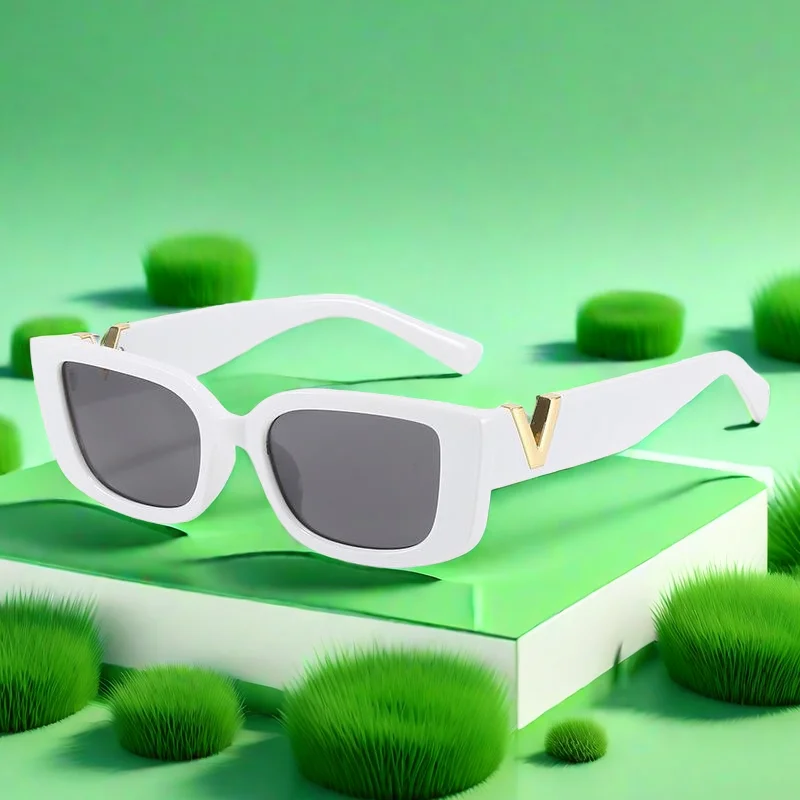 Солнцезащитные очки в ретро стиле женские небольшие классические брендовые