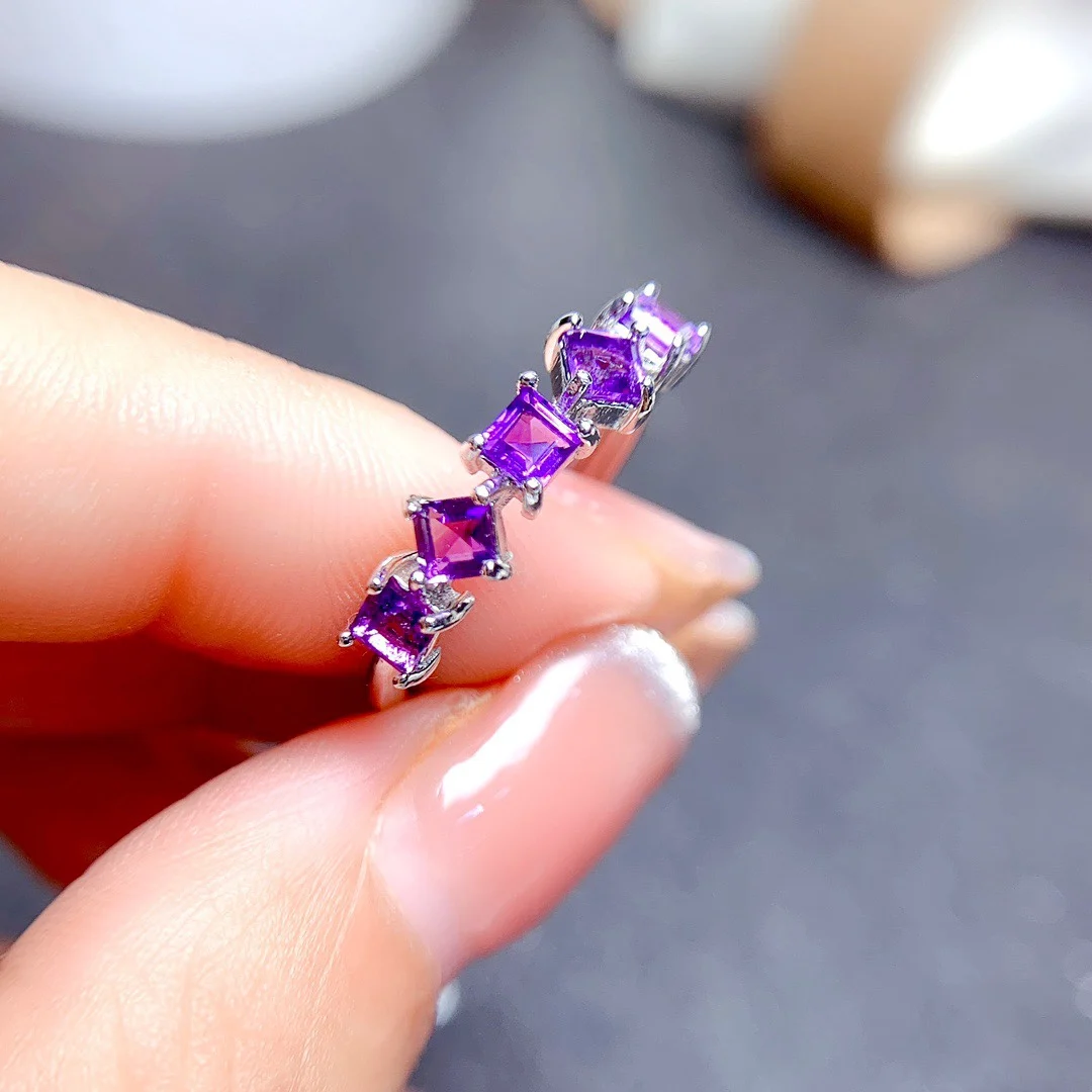 Кольцо из серебра 925 пробы с инкрустацией натурального аметиста размер основного