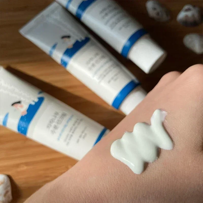 Корейский Увлажняющий солнцезащитный крем из березы SPF50 + PA +++ с сильной