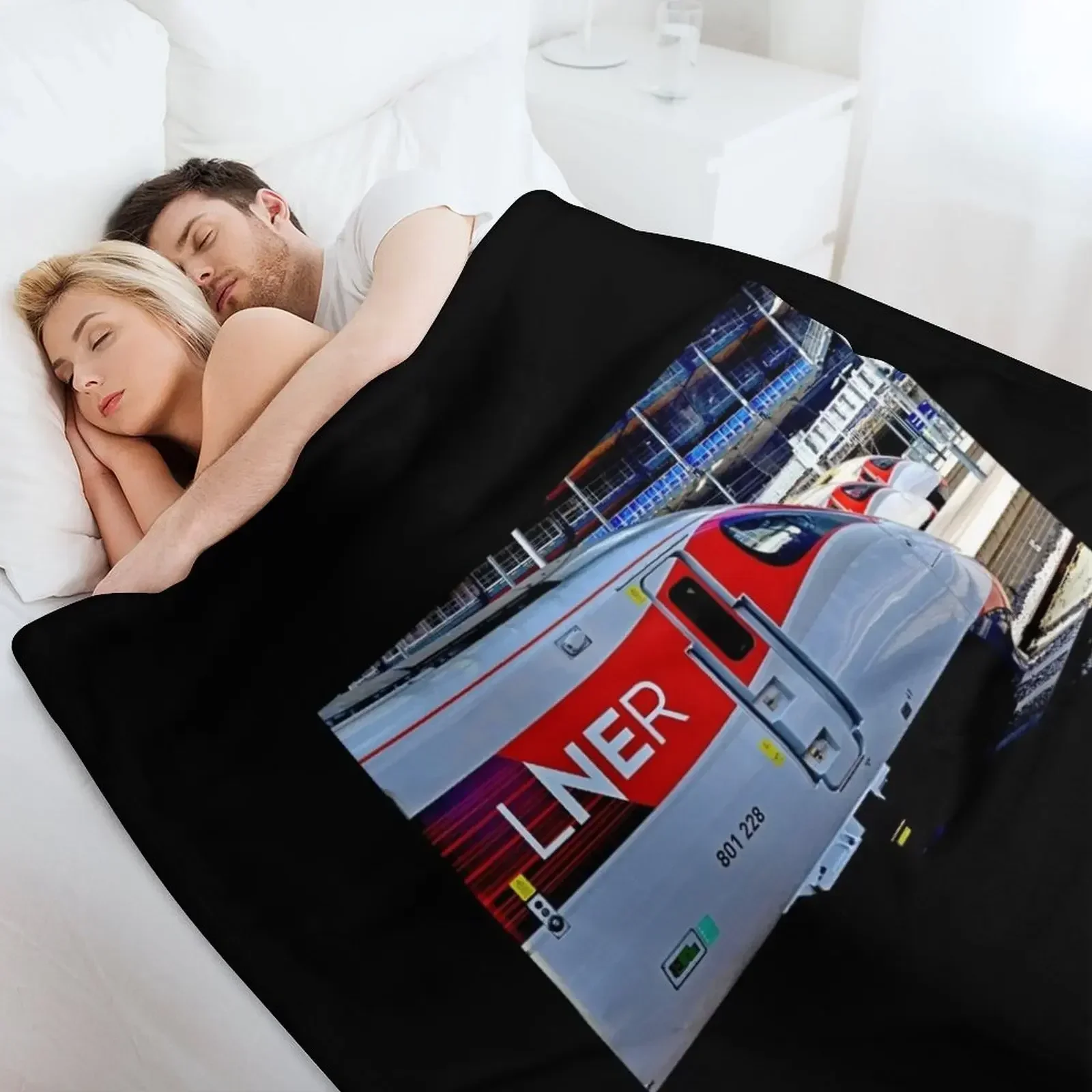 Высокоскоростные поезда LNER Azuma 801 декоративное одеяло King's Cross Station