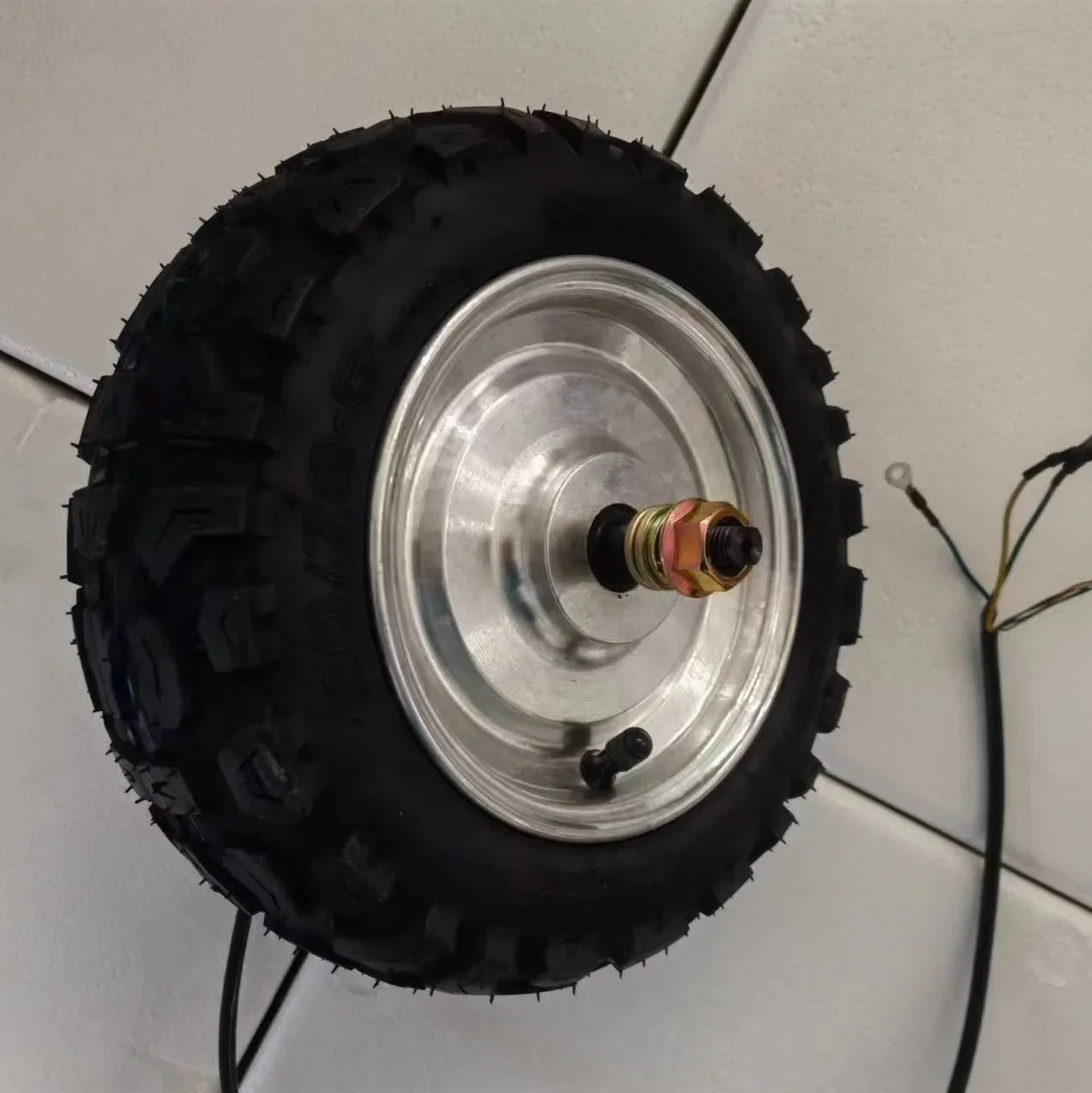 Двигатель для мотоцикла или велосипеда