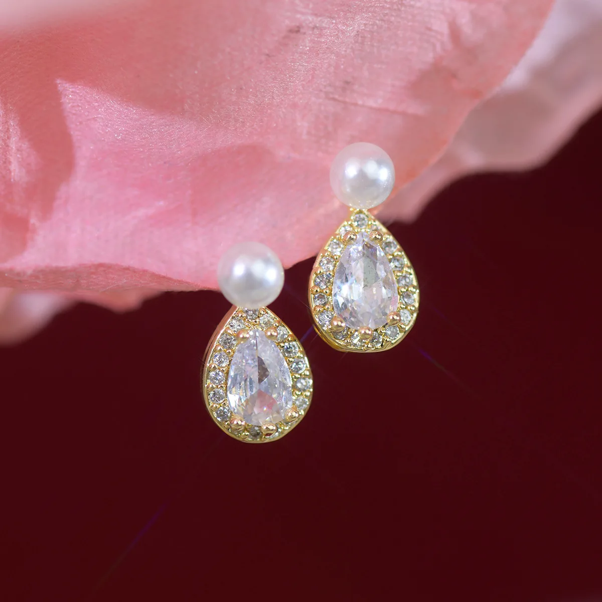 

French Fashion Exquisite Drop-Shaped Zircon Inlaid Pearl Earrings Daily Small Student Commuter Women's Jewelry 2023 Brand New
