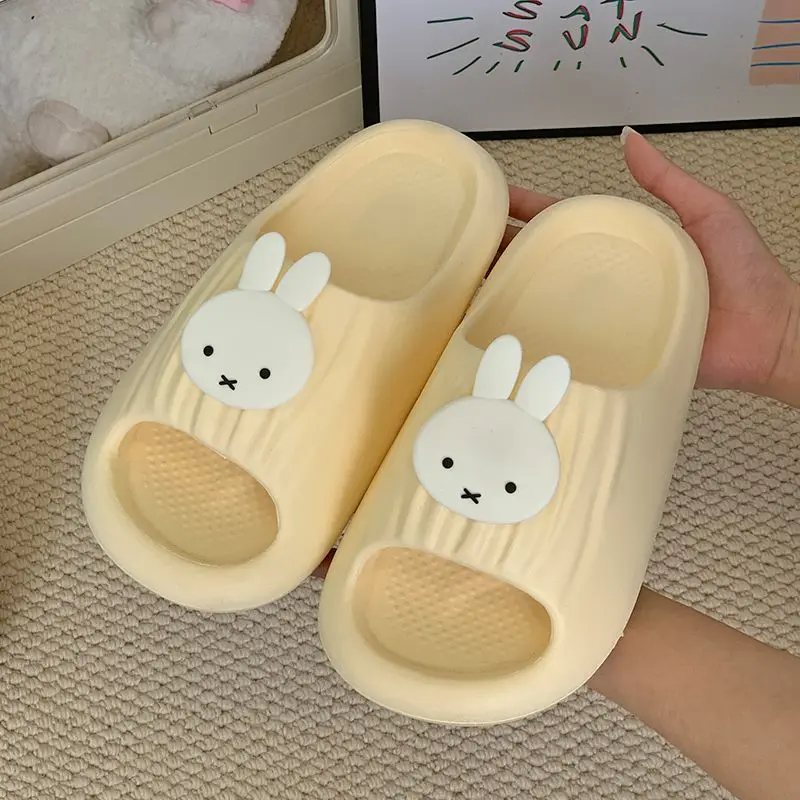 Фото Kawaii Miffy тапочки с кроликом, женская летняя одежда, домашние нескользящие домашние тапочки с толстой подошвой в форме сердца для девочек №2
