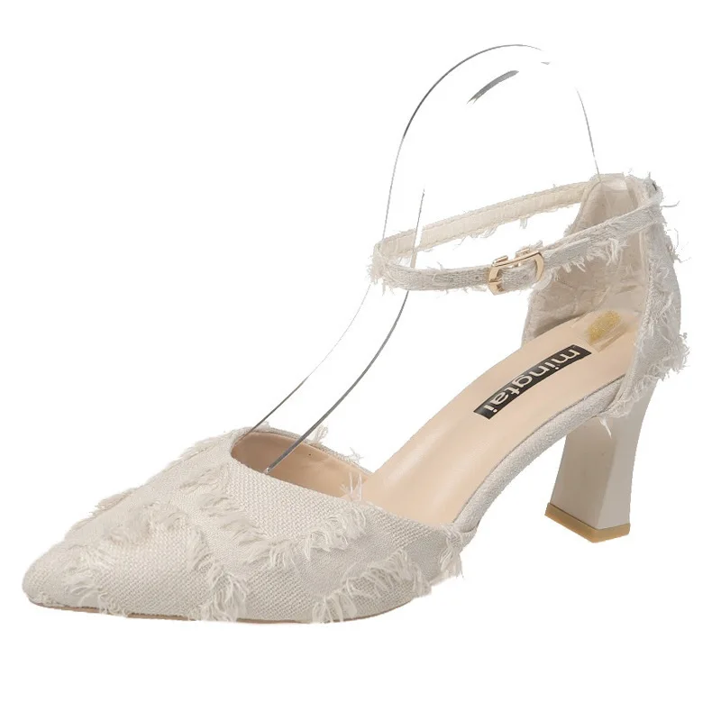 Прозрачные сандалии на массивном каблуке. Удобная женская обувь среднем каблуке