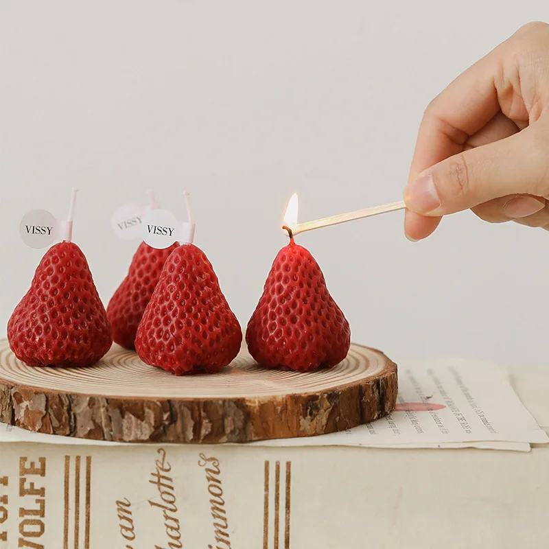 

1/4PCS Strawberry Shaped Decorative Scented Candles Paraffin Wax Aromatherapy Candle for Birthday Wedding Ornament Candles Velas