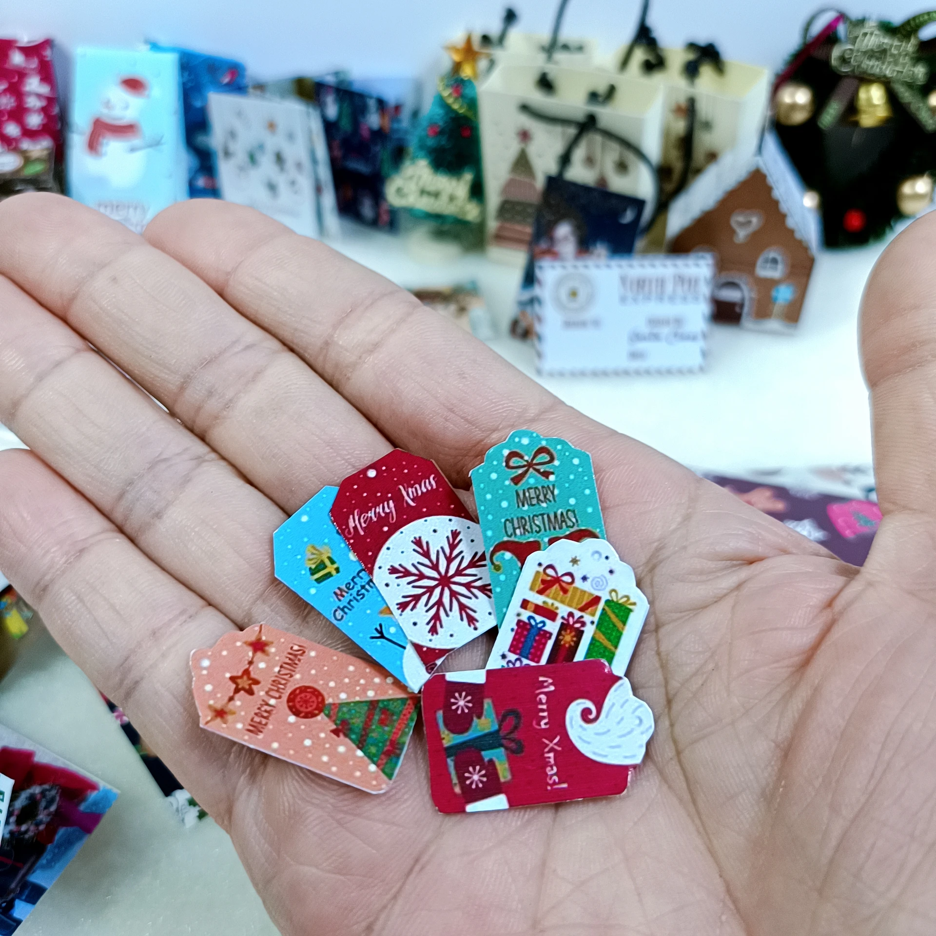 Новый миниатюрный Рождественский подарок для кукольного домика