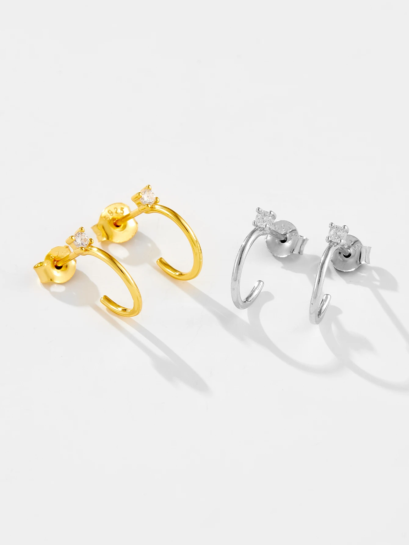 Женские серьги-кольца из серебра 100% пробы с фианитами