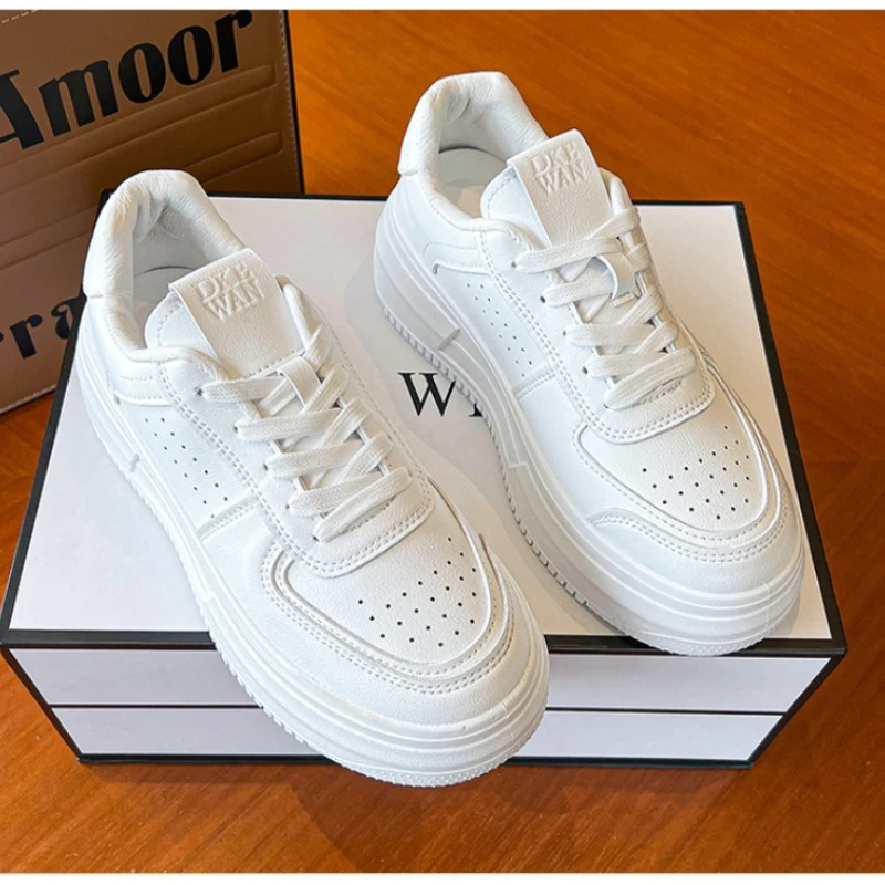 Новинка 2024 Повседневная дышащая и удобная спортивная обувь на толстой подошве