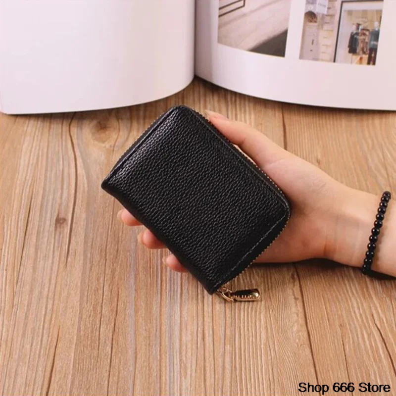 

Новый Однотонный женский кошелек с украшением, новый модный короткий кошелек для мелочи, держатель для карт, маленький дамский кошелек, Женский мини-клатч с застежкой