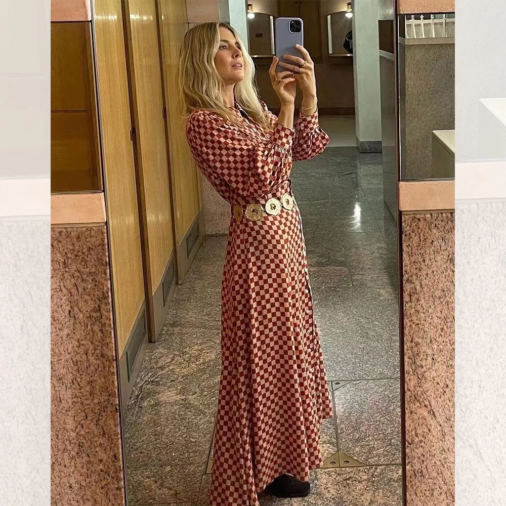 

Женское винтажное платье-рубашка в клетку