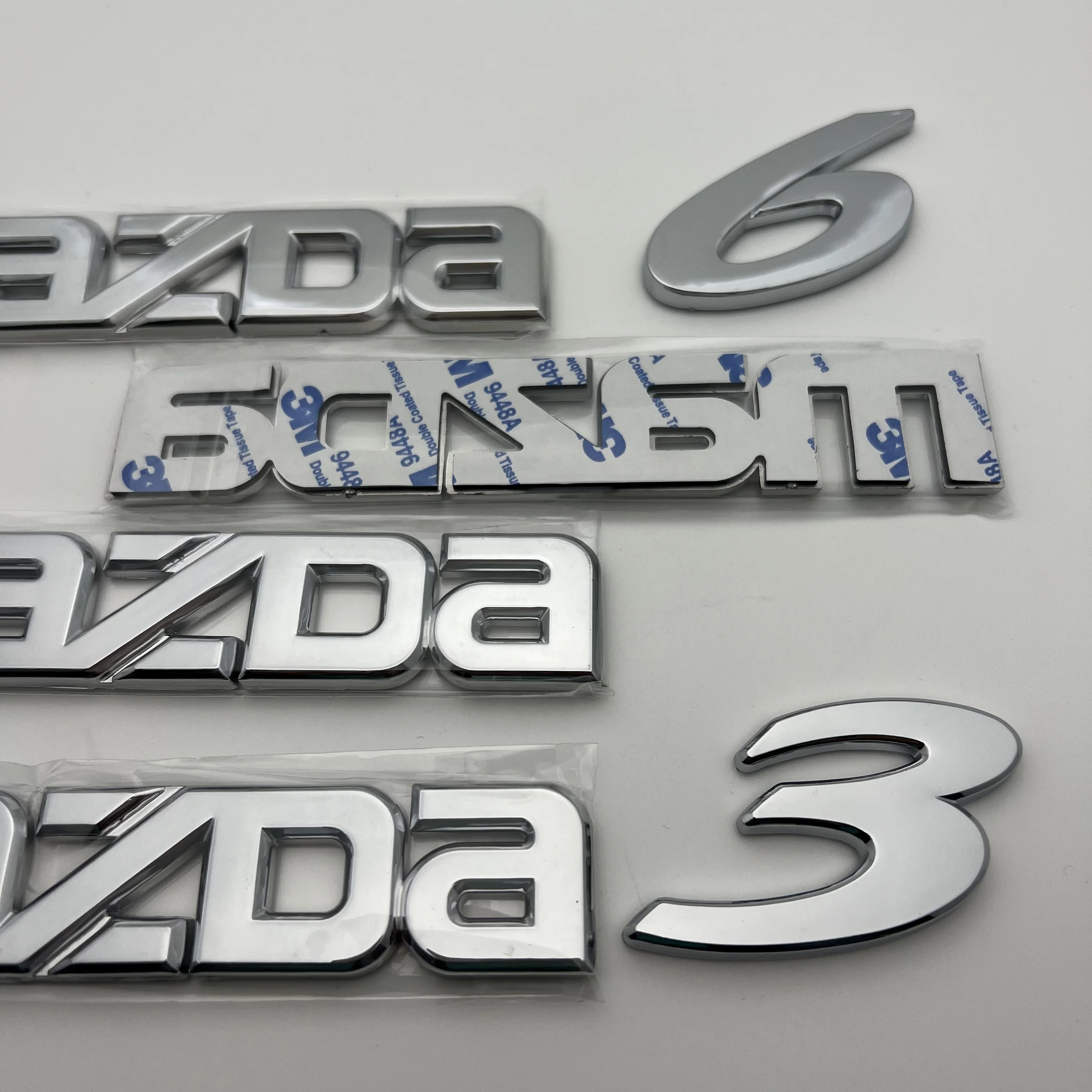 Наклейка на заднюю панель багажного отделения для MAZDA 3 6