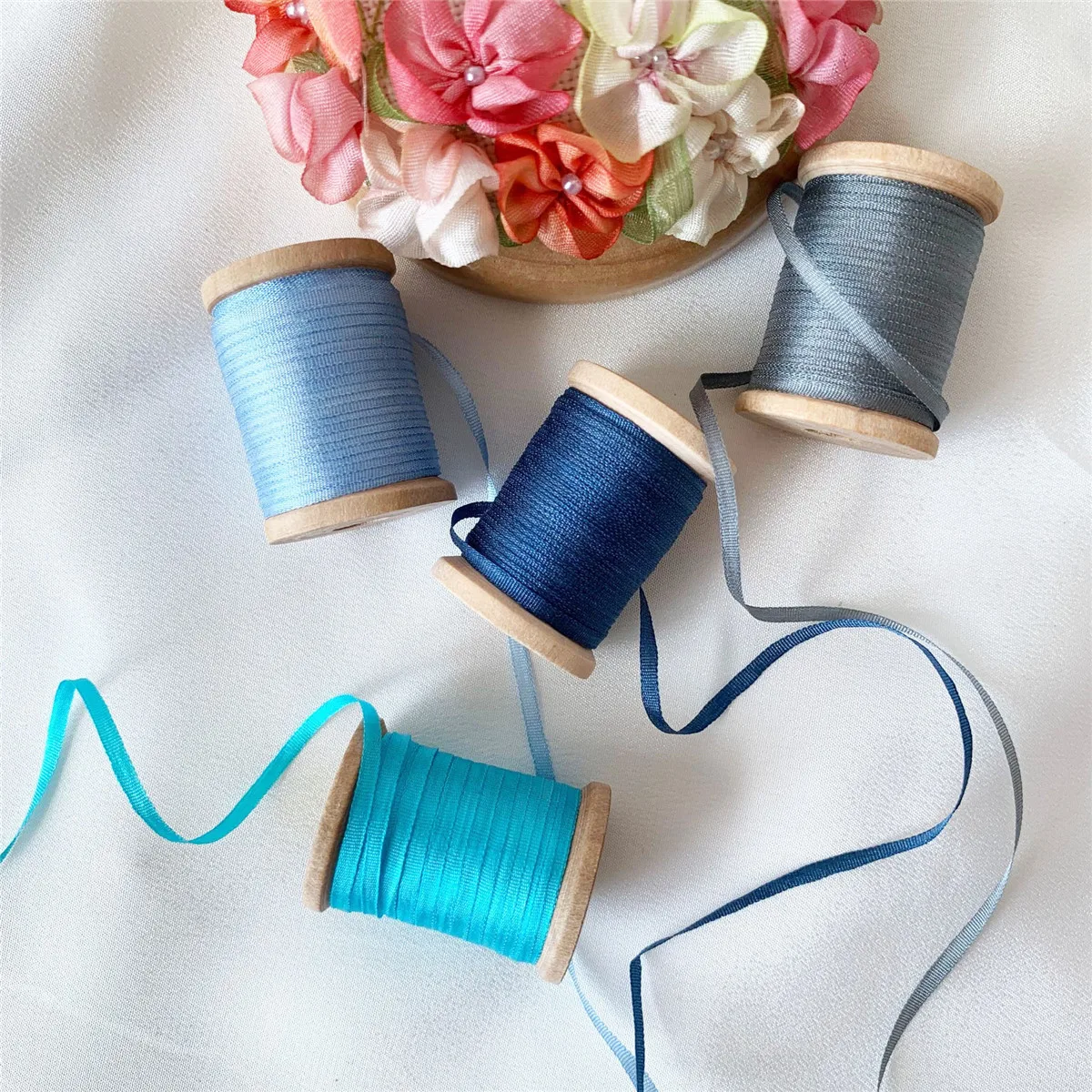 2 мм x 20 м/рулон, 4 рулона, один комплект из 100% шелковой ленты для вышивки, тонкая тафта, Высококачественная шелковая лента, ручная работа