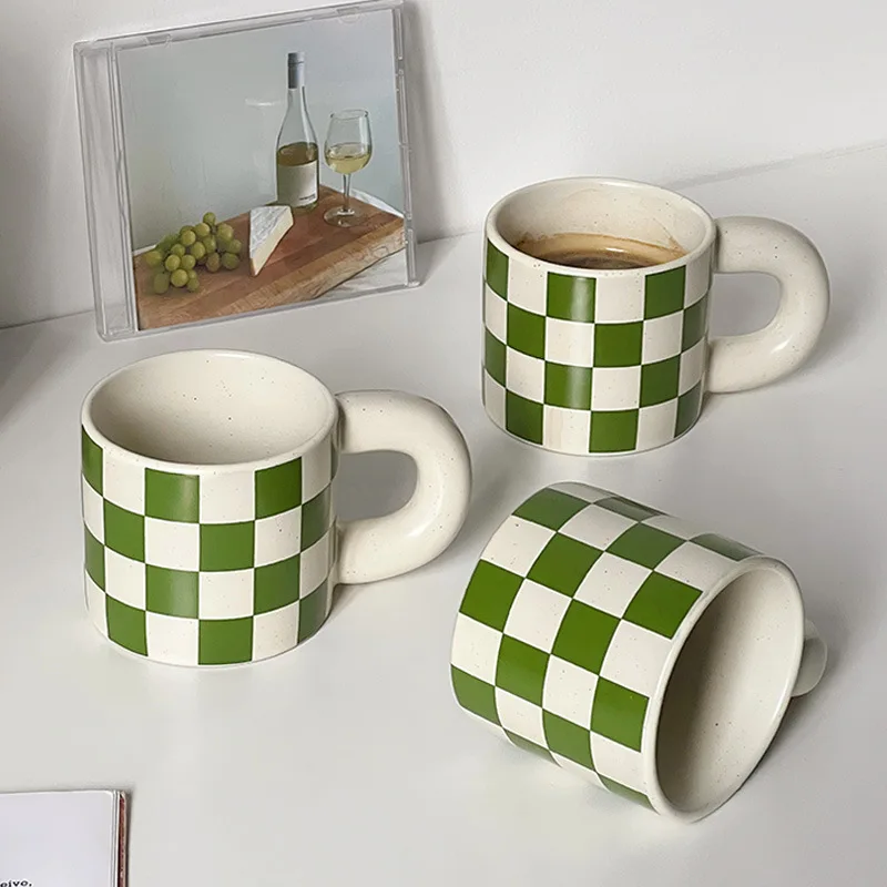 

Retro Green Checkerboard Mugs Black and White Lattice Mug Ceramic Water Cup Mosaic Lattice Simple Milk Coffee Cup Couple Gifts