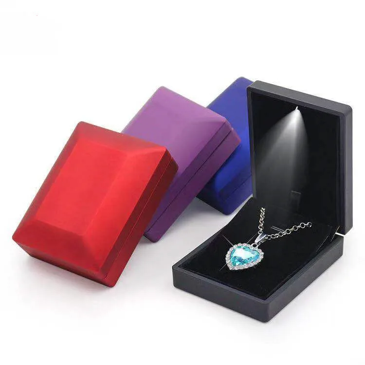 Schmuck Box mit LED Licht für Engagement Hochzeitstag Festival Geburtstag Armband Ring Halskette Display Geschenk Boxen – Detail 6