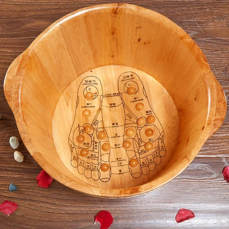 Ведерко для ванны ног из массива дерева дизайн амфоры изолированный массажный