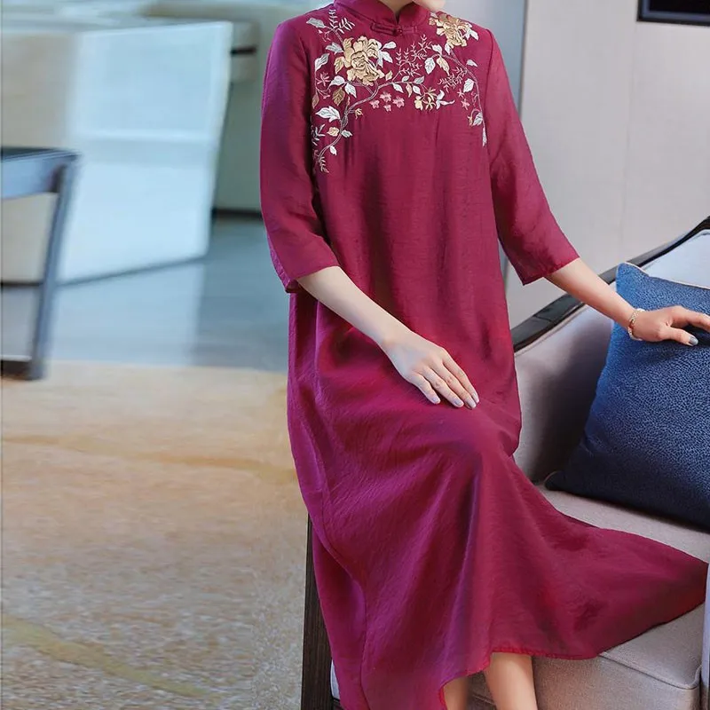 

Vintage Women Elegant Embroidery Long Dresses Improved Cheongsam Dress Retro Loose New Hanfu Qipao Chinese Ethnic Style Clothing