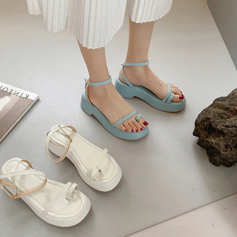 

Женские босоножки на платформе, уличные сандалии-гладиаторы на плоской подошве, с застежкой-носком, для вечеринки, лето 2022