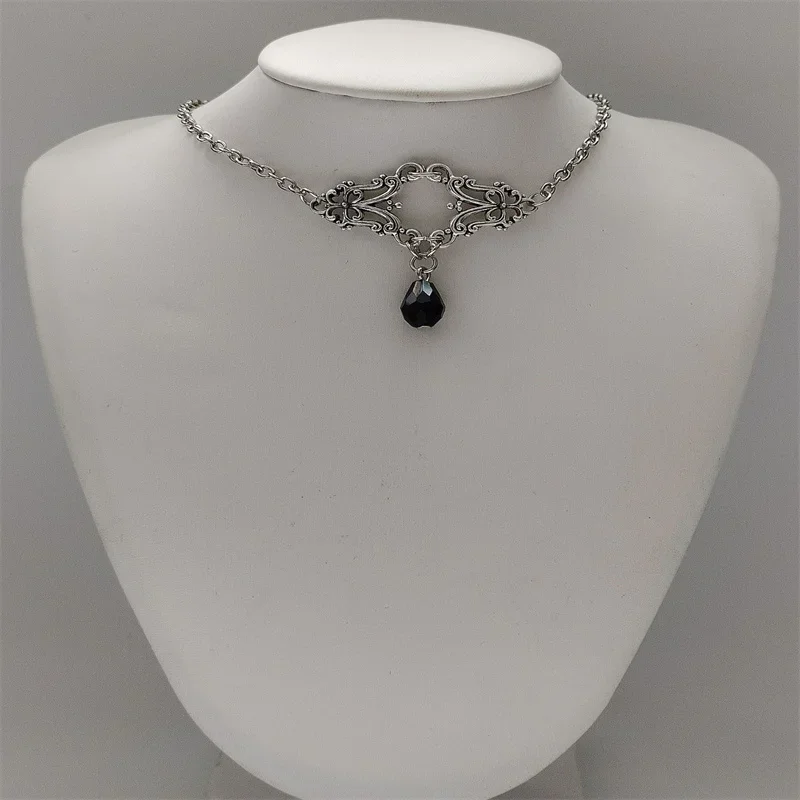 Ожерелье викторианской формы с подвеской