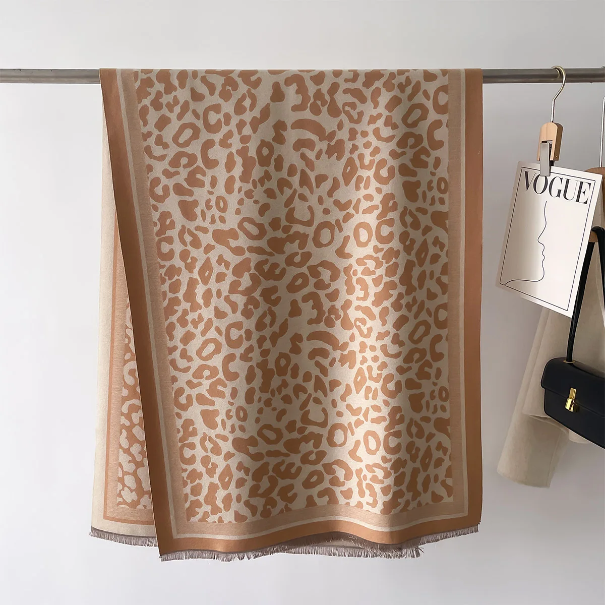 Кашемировый зимний шарф-пончо с леопардовым принтом женский роскошный дизайн