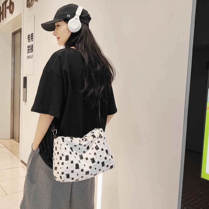 

Checker Women's Bag 2022 Trend Canvas Crossbody Shoulder Bag Jeans Shopping Eco Bag Korean Pillow Shaped Messenger Bag Designer