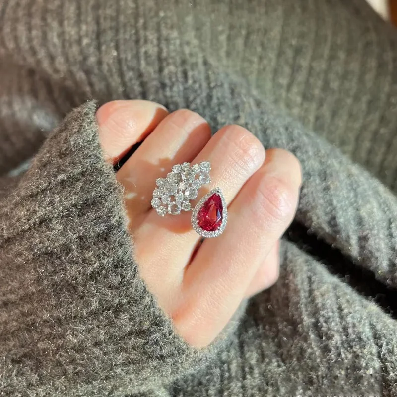 

Модное обручальное Открытое кольцо с красными фианитами в форме капли воды для женщин, девушек, подруг вечерние вечеринок, регулируемые Под...