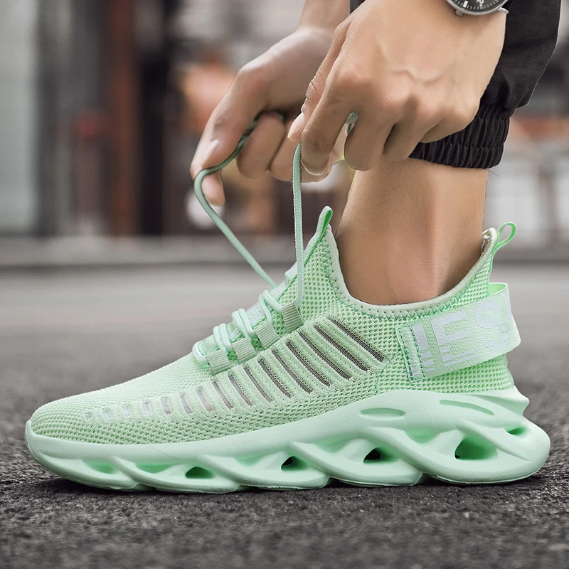 New Breathable Blade Running Shoes Light Men's Sports Shoes Big Size 46 Comfortable Sneakers Fashion Walking Jogging Shoes Men