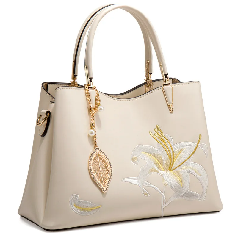 Сумка на плечо с вышивкой женская вместительный элегантный повседневный