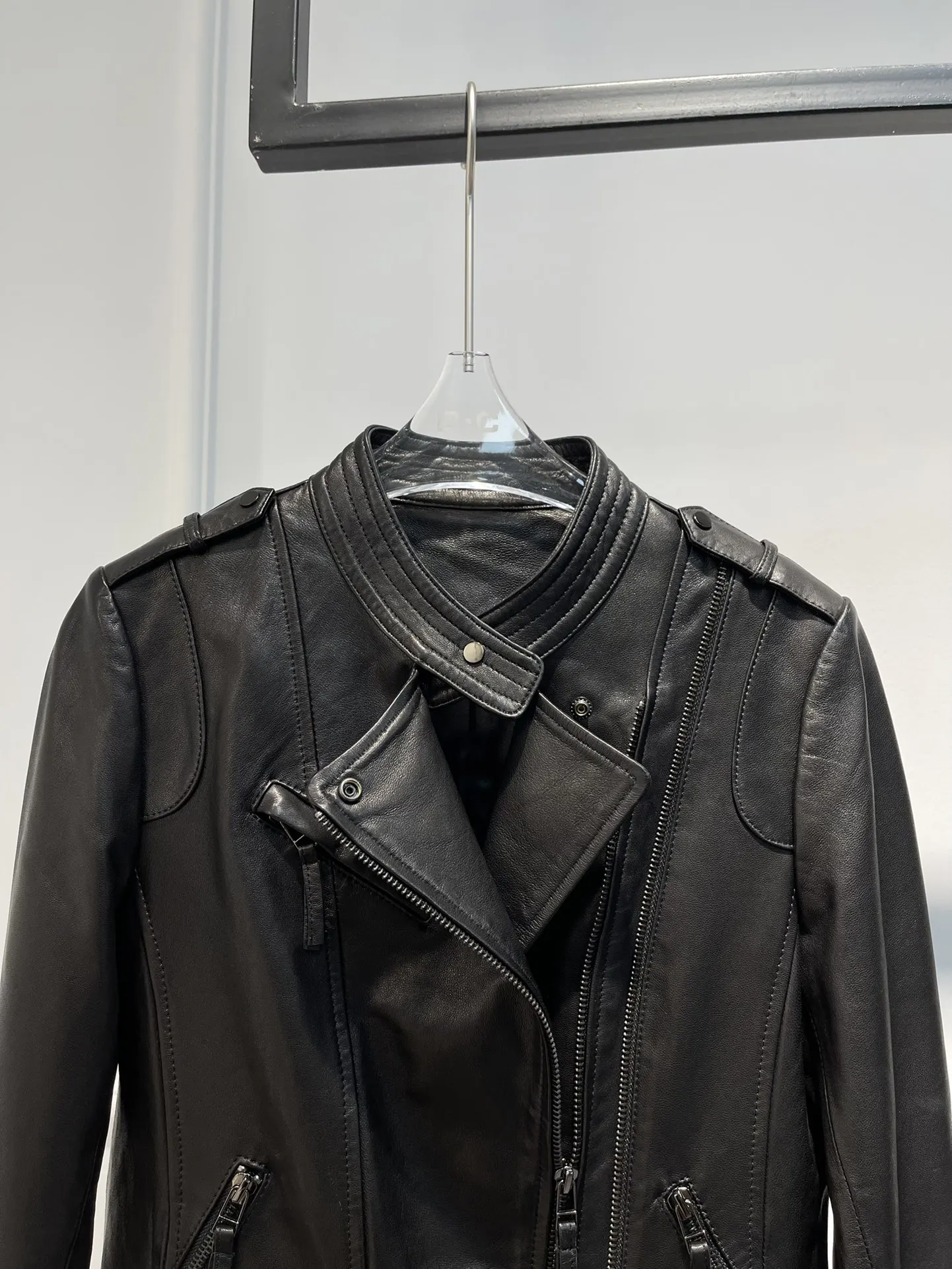 Women Sheepskin Black Leather Jacket Multi Zipper Design 2022 Hot Sale Moto Biker Fashion Women Coat