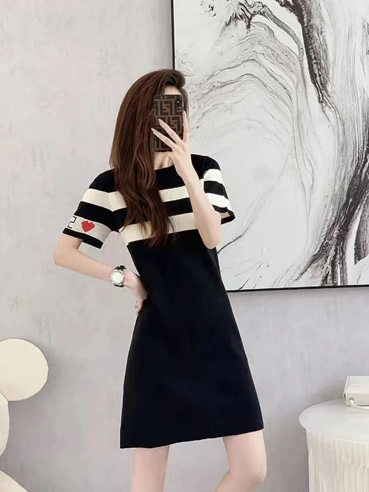 

Knitted Ice Silk Women Dress Striped Color Contrast O Neck Short Sleeve Straight Fashion Thigh Length Female Dress Summer 2022