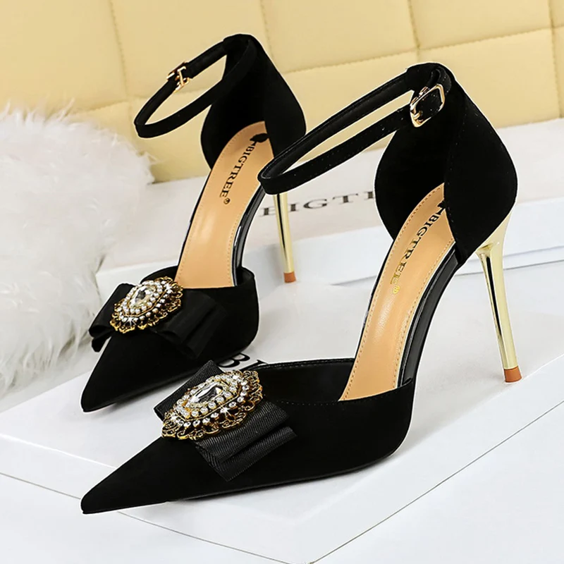 

Женские босоножки из флока на высоком каблуке 10 см