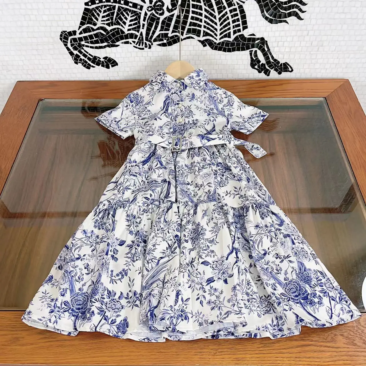 

Высококачественное модное летнее платье по индивидуальному заказу, новинка 2023, классический дизайн с принтом джунглей, темпераментное платье средней длины с заниженной талией