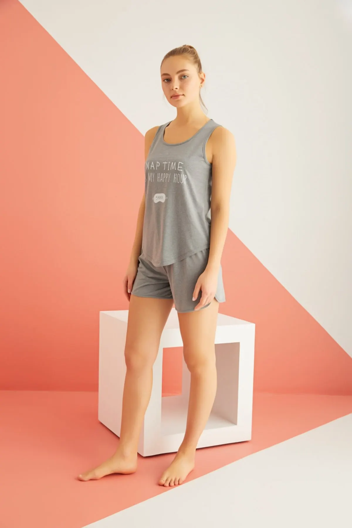 

Пижамный комплект Женский в стиле ретро с эластичным поясом