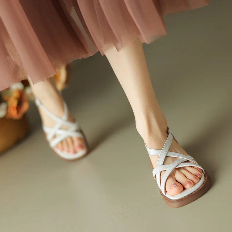 Woven Roman leather sandals women's summer wear 2023 new retro soft bottom fine belt square head flat women's shoes34-43  L1269