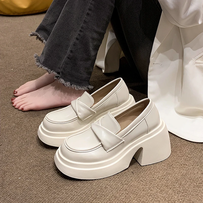 

High-grade thick-soled loafers for women in spring and autumn 2023, high-heeled shoes, British style, small leather shoes, black