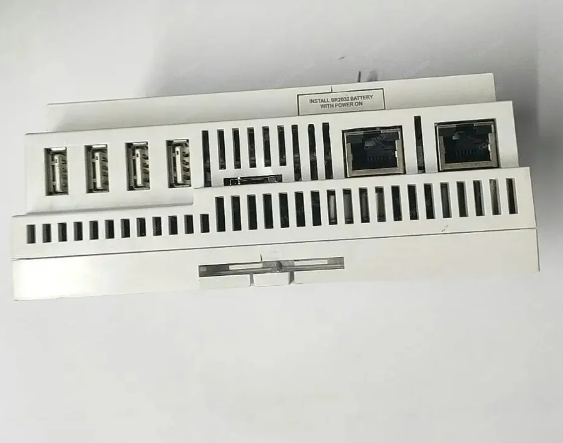 Новый контроллер процессора X13651678001 Trane X13651679001 SYMBIO UC800 E22D17733 Symbio800