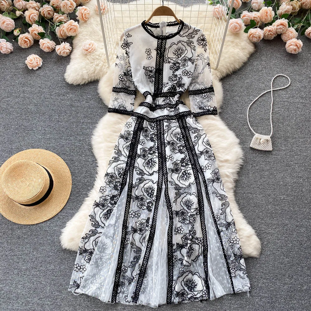 

2022 spring and summer new heavy industry embroidery mesh splicing Lace French celebrity temperament medium length Dresses