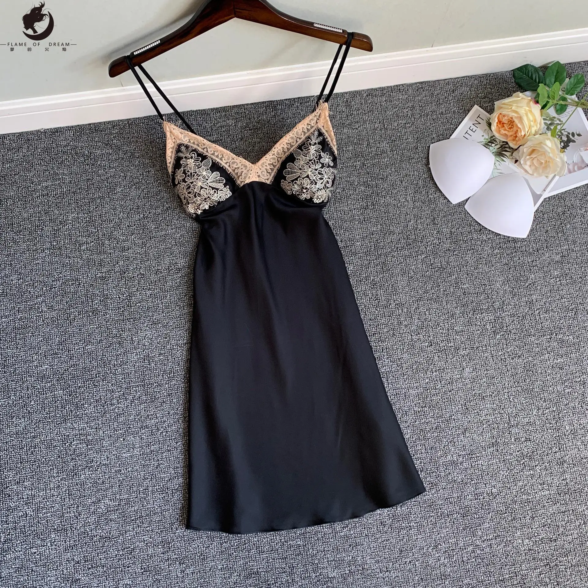 

Flame of dream Women's Spring And Summer 2022 New Lace Sexy Nightdress sleepwear Home 22475