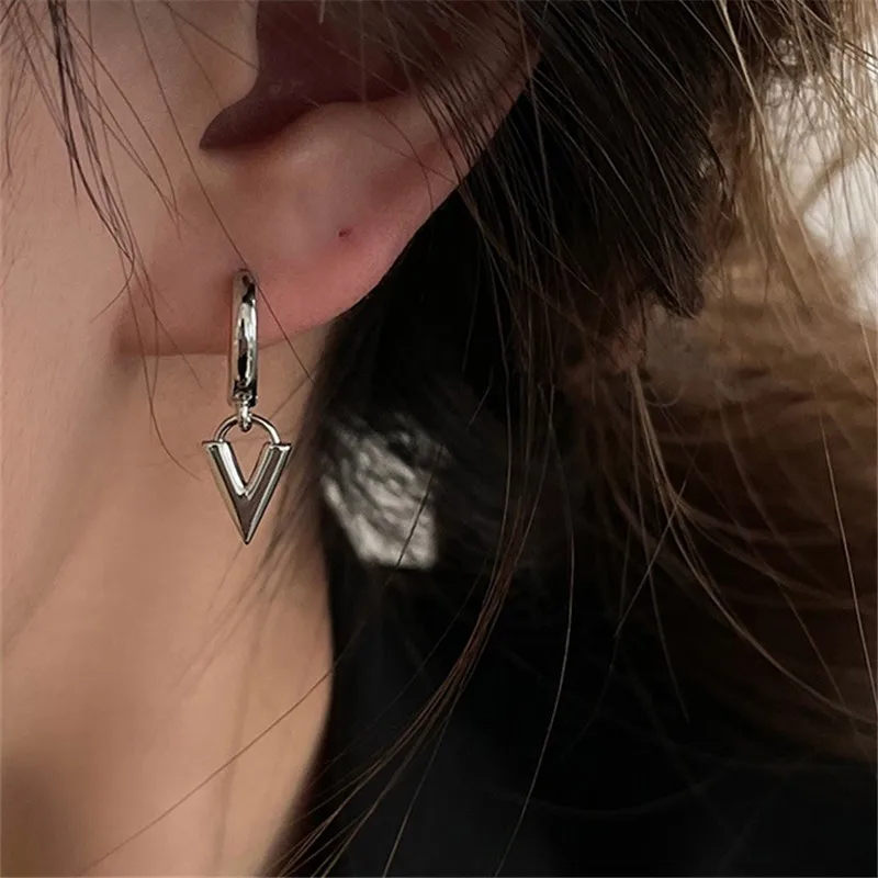 Модные серьги-кольца Lettter V-образной формы для женщин геометрические серьги в