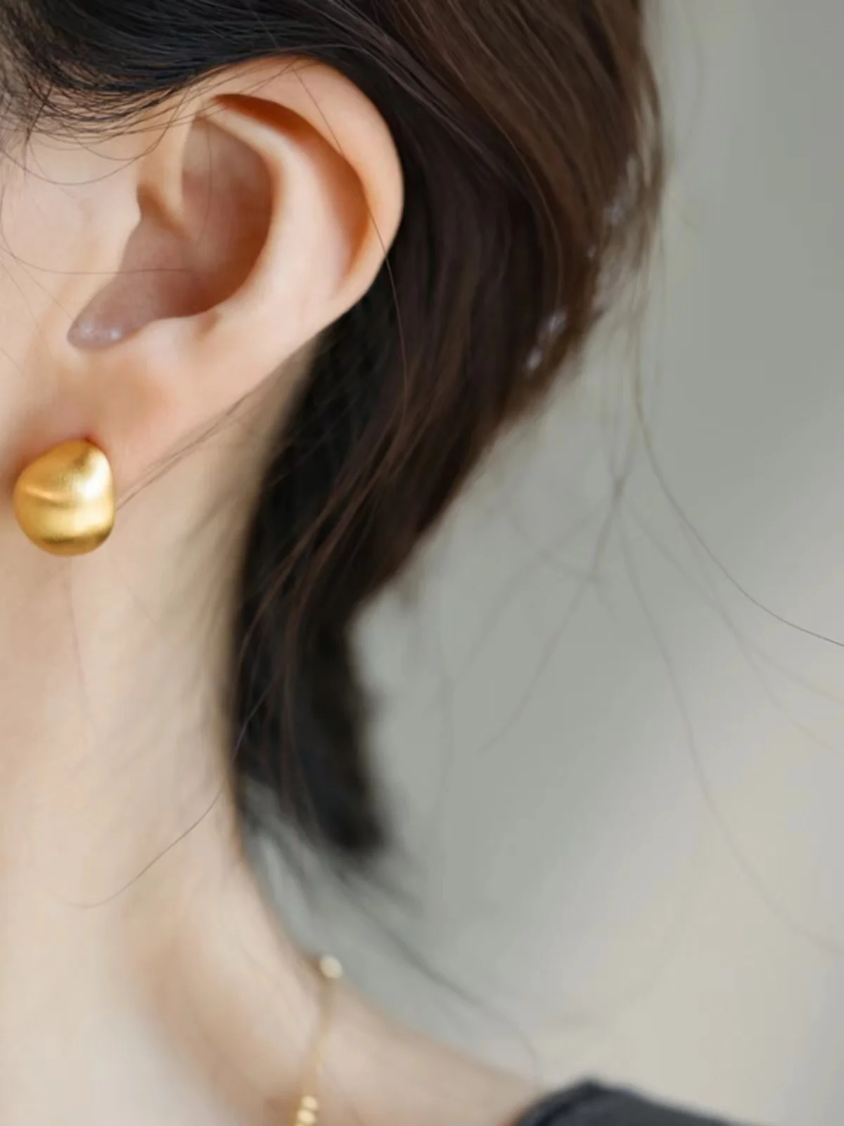 High Quali ~ Exquisite Matte Frosted Small Puff Stud Earrings Women Golden Commuter Versatile Design High-Grade Te...