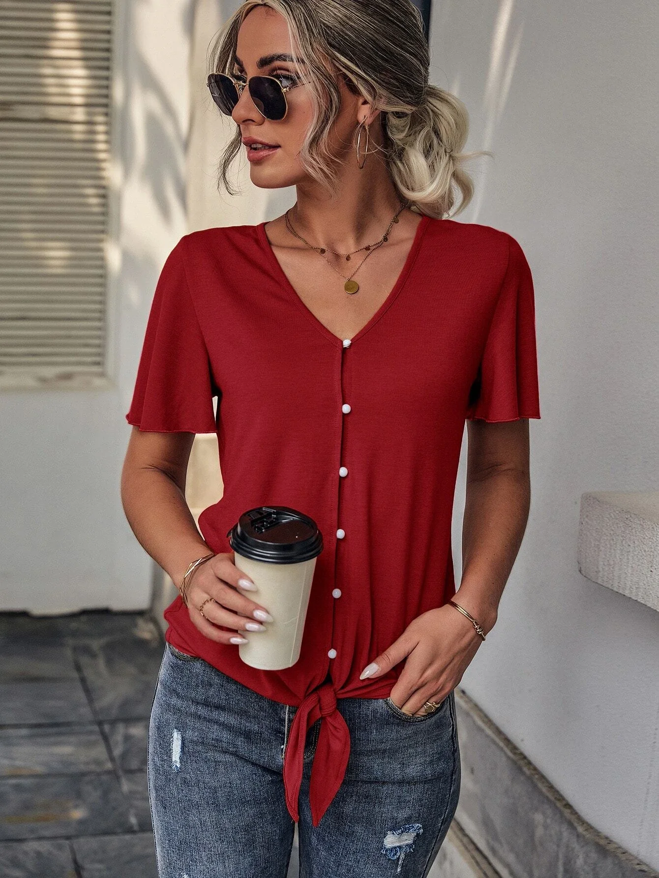 

Butterfly Sleeve Knot Hem Top