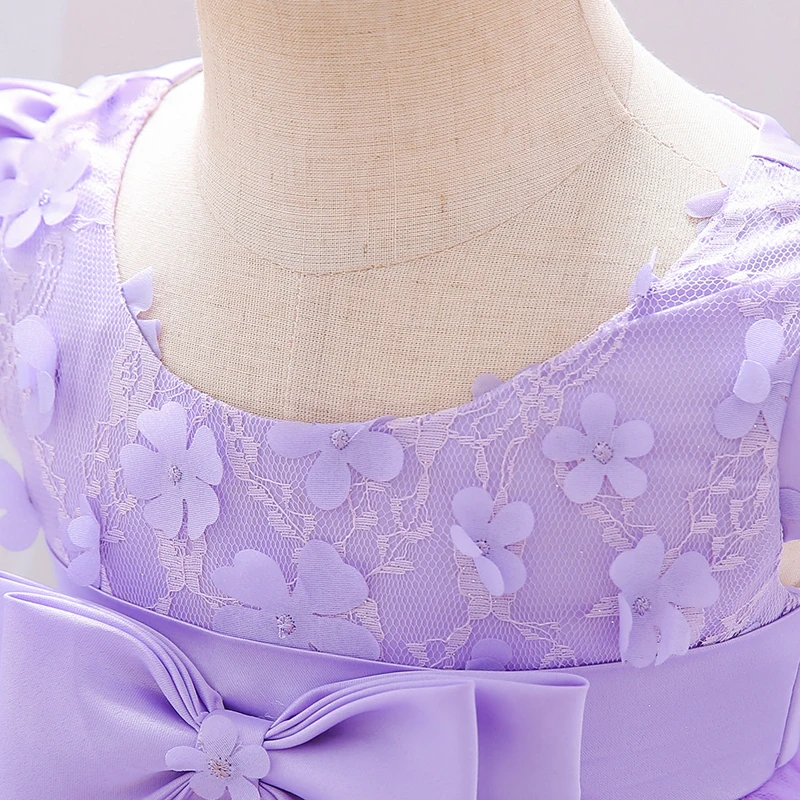 Детское кружевное платье с бантом на церемонию крещения