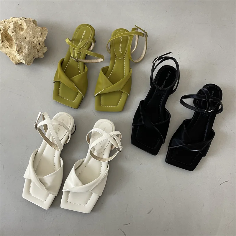 

Босоножки женские на квадратном каблуке, Бежевые эспадрильи с пряжкой