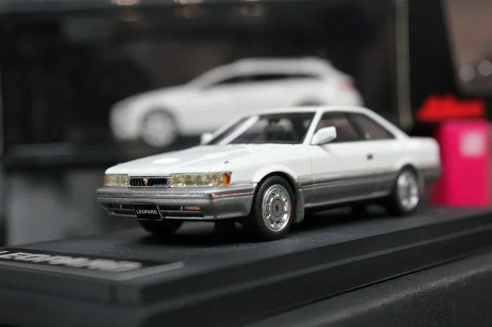 

Mark43 1:43 For Nissan Leopard Ultima F31 JDM Simulated Limited Edition Resin Alloy Static Car Model Toy Gift