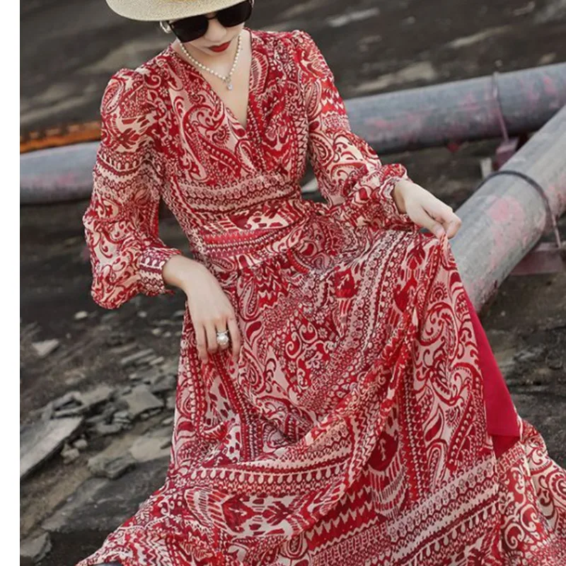 Рисунок 4 - Женское шифоновое платье с V-образным вырезом