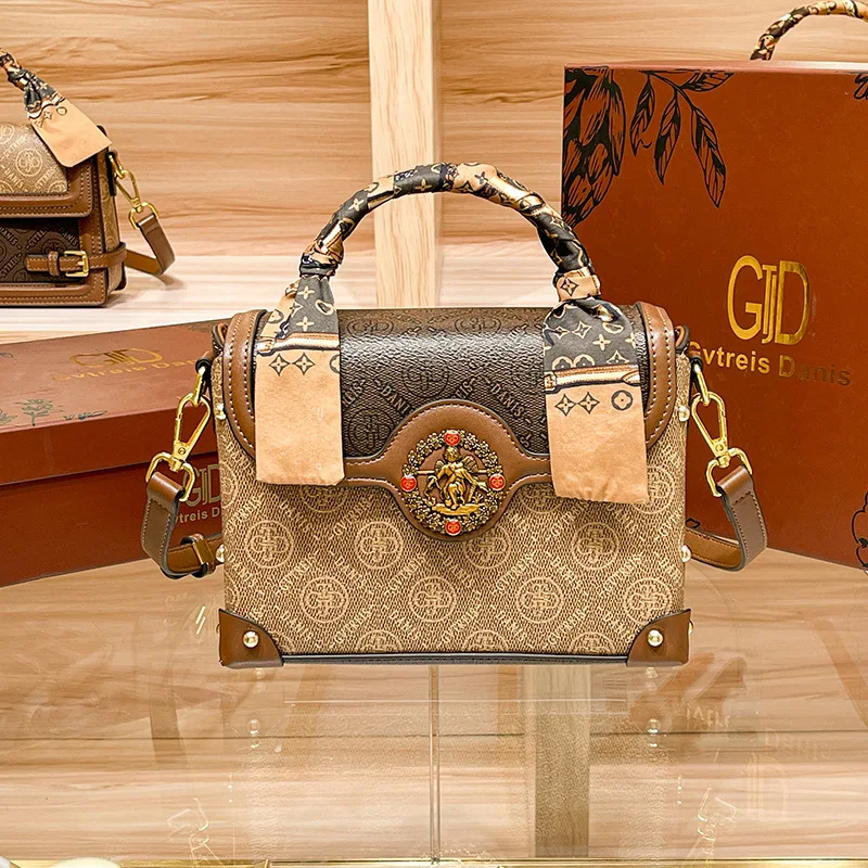 Women's Bag 2023 New Fashion Handbag One Shoulder Crossbody Bag Designer Advanced Texture Fashion Versatile Small Square Bag