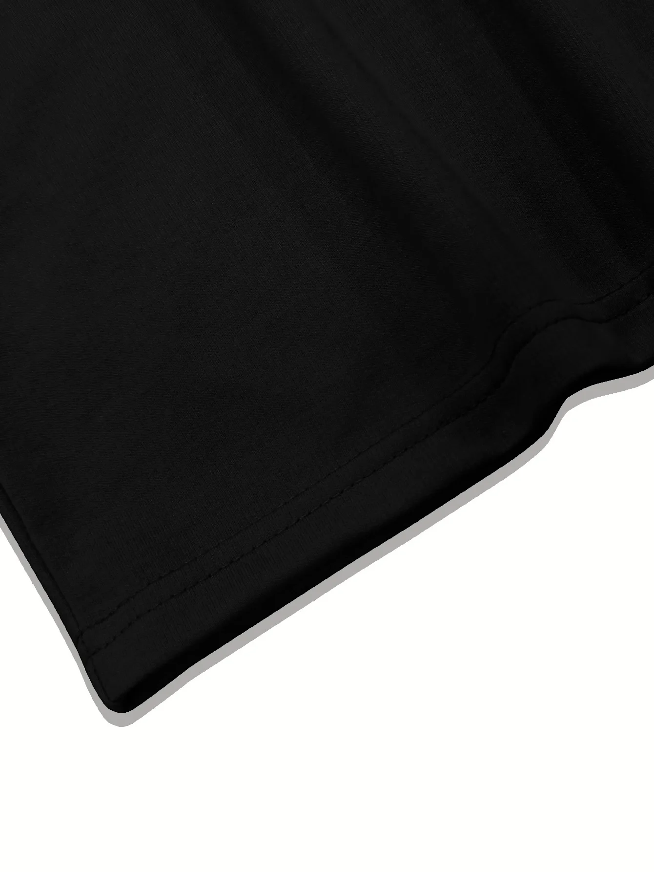 Красивая девушка которая любит скейтбординга красочный эффект теней уличный