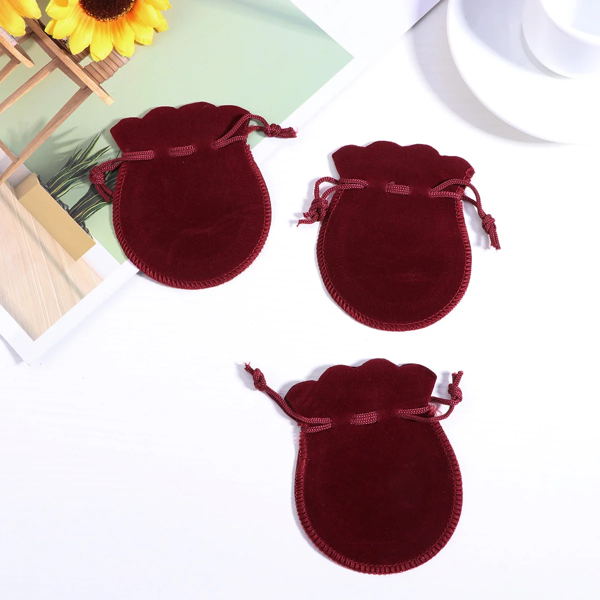 

10 Pcs Gift Bags Bags Drawstring Jewelry Pouches Calabash Candy Pouches for Wedding Birthday Party Favors - 7x9cm ( Red)
