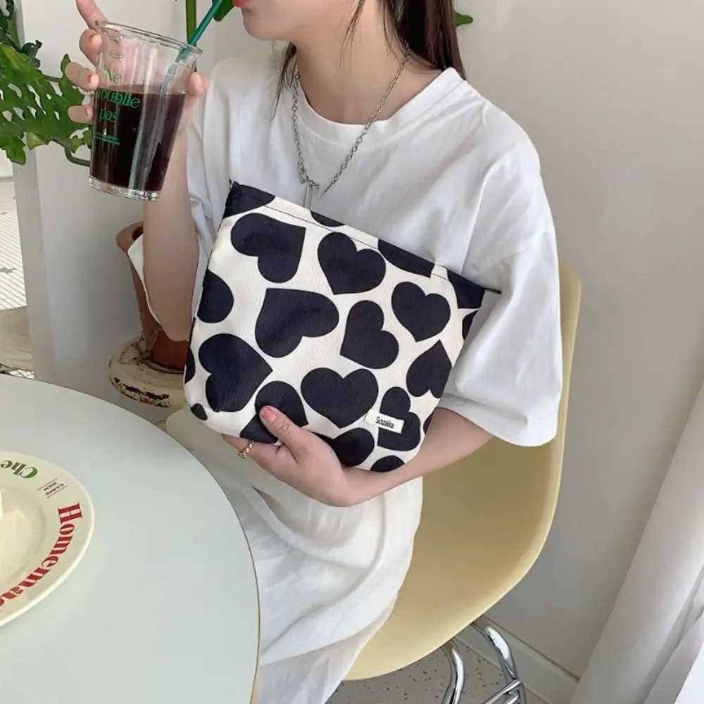 

Zipper Corduroy Heart Cosmetic Bag Travel Toiletry Bag Lipstick Organizer Heart Print Wash Bag Makeup Bag Large Capacity Girl
